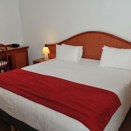 Hotel Le Galoubet Вильнёв-Лубе Экстерьер фото